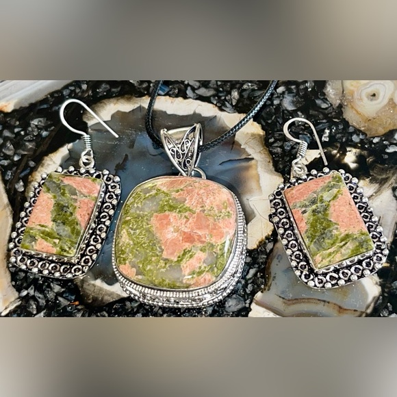 Unakite Jasper Pendant & Earrings Set - Picture 6 of 10